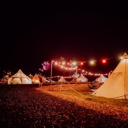 Glampingresort Raus Am See In Spaden Schiffdorf Ngoại thất bức ảnh