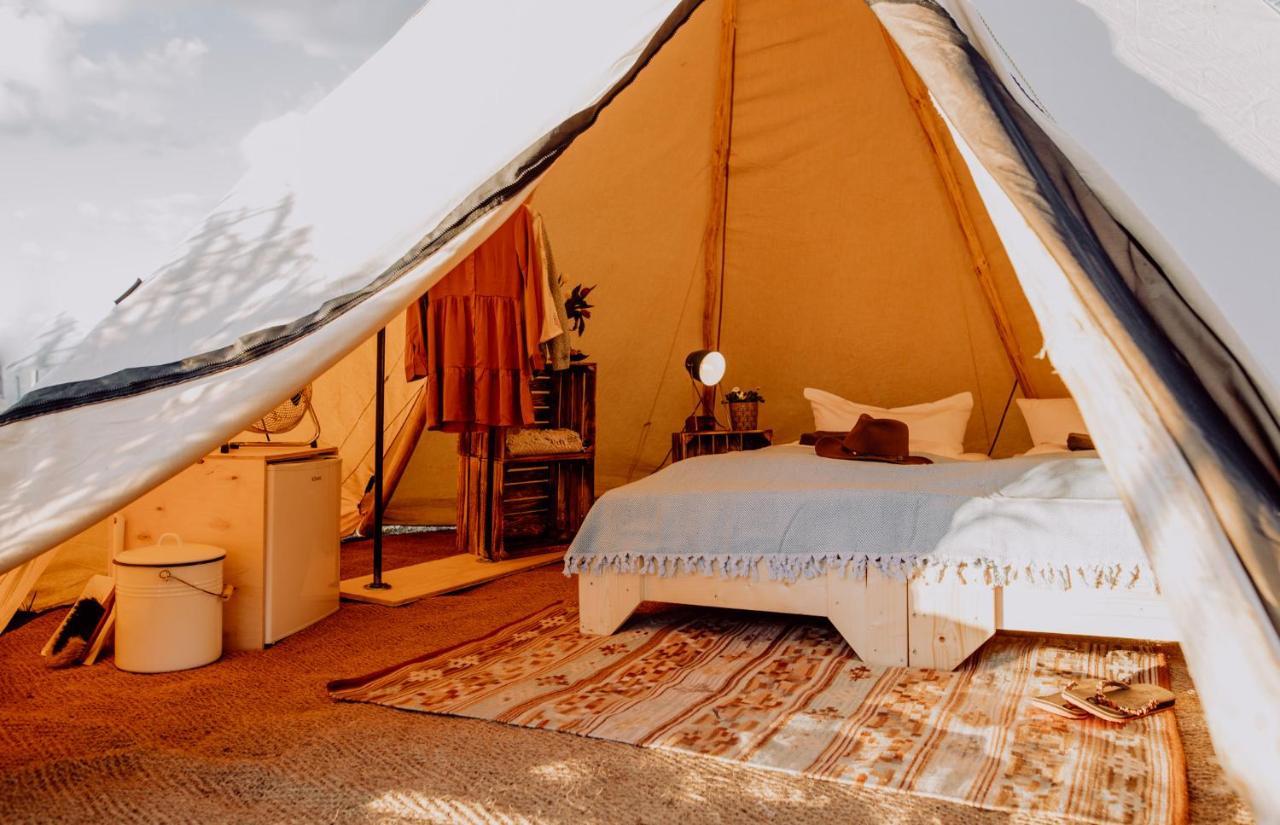 Glampingresort Raus Am See In Spaden Schiffdorf Ngoại thất bức ảnh