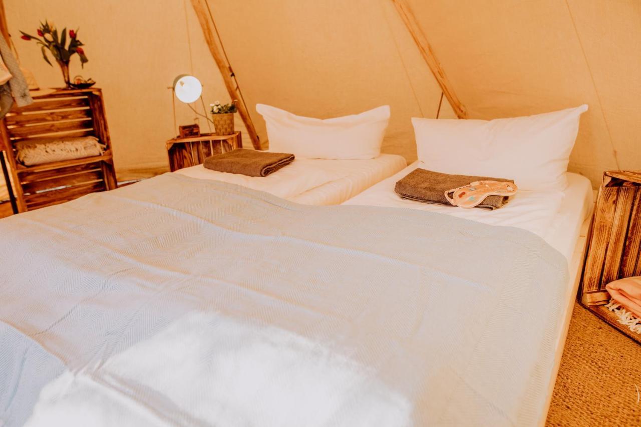 Glampingresort Raus Am See In Spaden Schiffdorf Ngoại thất bức ảnh